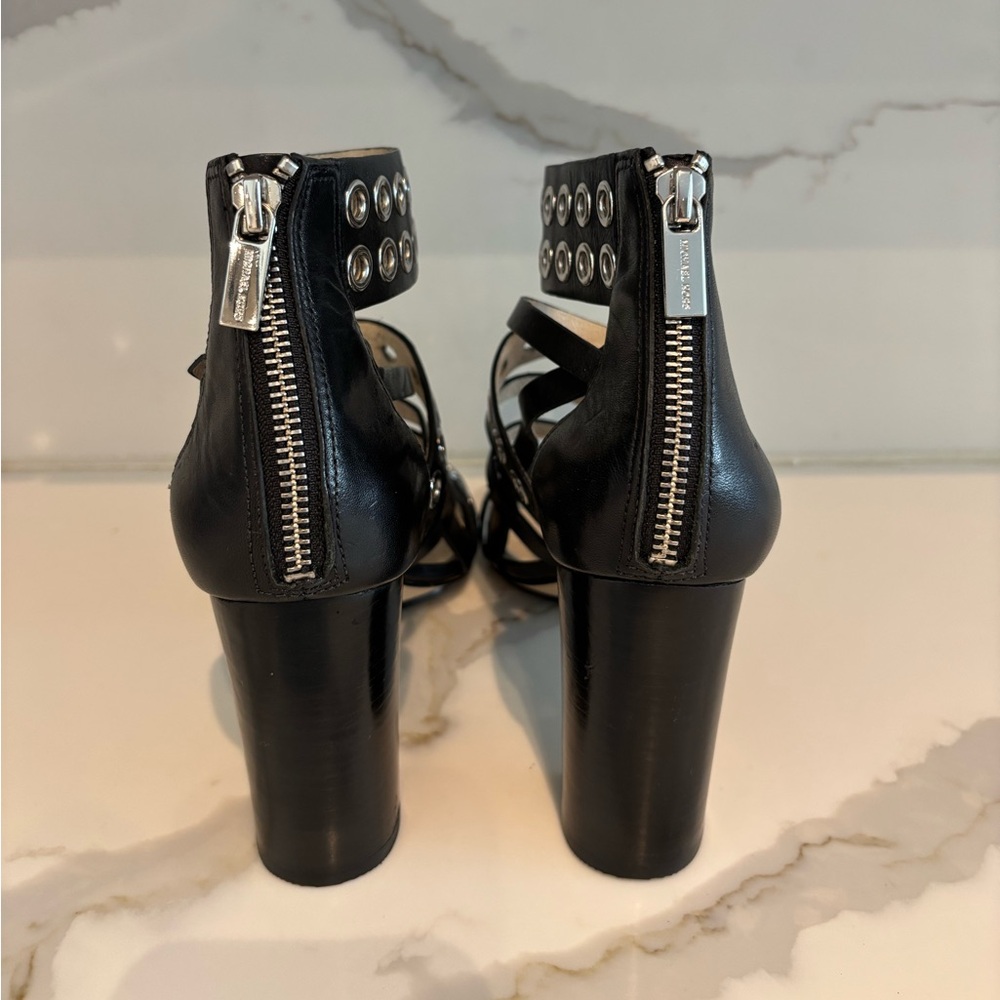 MICHAEL MICHAEL KORS MADDOX STUDDED SANDAL HEELS SIZE 8 - Picture 5 of 7